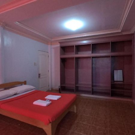 Pe'Re Aristo Guesthouse Мандауэ Экстерьер фото