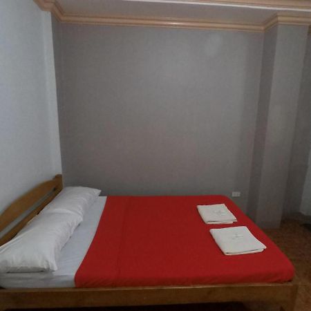 Pe'Re Aristo Guesthouse Мандауэ Экстерьер фото